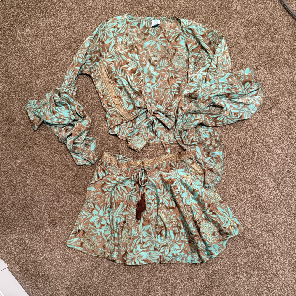 Two Piece Set - image 3